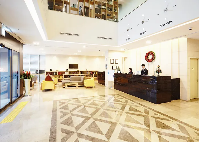Hotel Days By Wyndham Myeongdong 3*